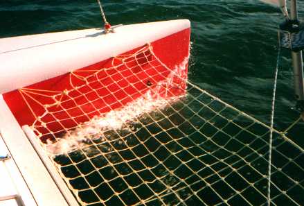 bow wave when sailing at 7 knots